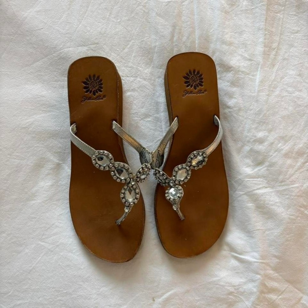 Yellow Box Silver Metallic Rhinestone Sammy Thong Sandals 7